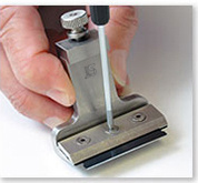 Blade-Holder-Thumb-web.jpg